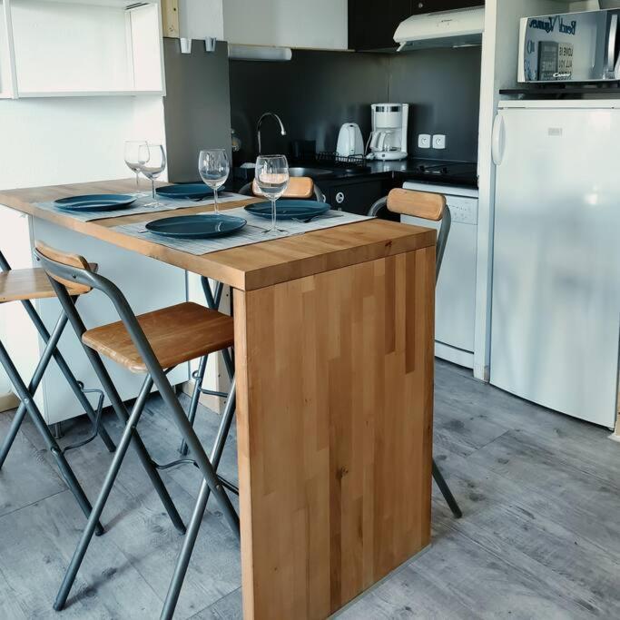 Appartement Dans Residence Avec Piscine La Londe-les-Maures Zewnętrze zdjęcie