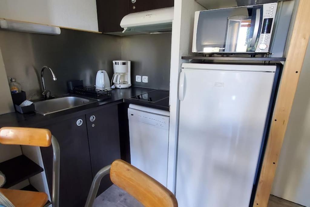 Appartement Dans Residence Avec Piscine La Londe-les-Maures Zewnętrze zdjęcie