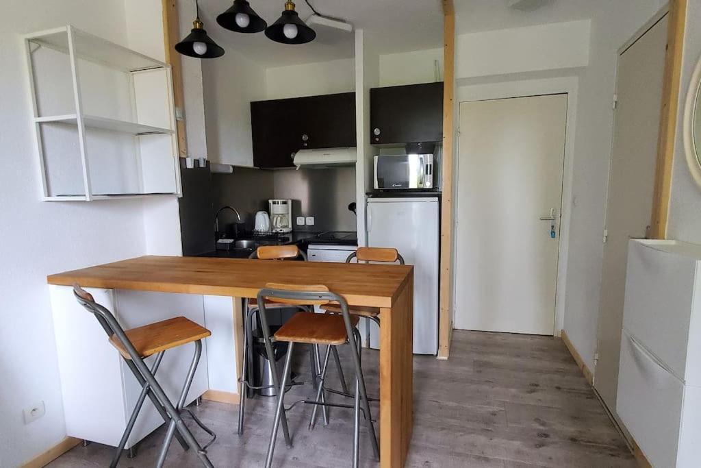 Appartement Dans Residence Avec Piscine La Londe-les-Maures Zewnętrze zdjęcie